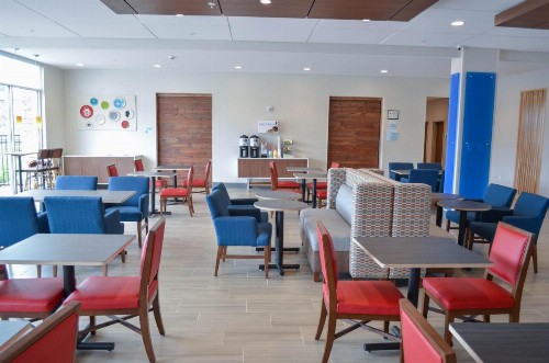 Holiday Inn Express & Suites Raleigh Airport - Brier Creek an IHG Hotel - image 13
