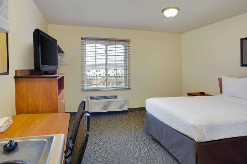 WoodSpring Suites Raleigh Northeast Wake Forest - image 2