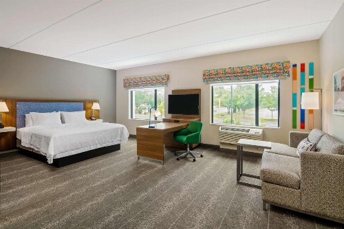 Hampton Inn & Suites Raleigh Midtown NC - image 13