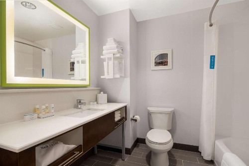 Hampton Inn & Suites Raleigh Midtown NC - image 19
