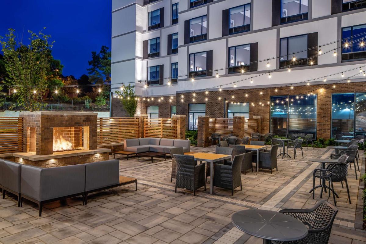Hampton Inn & Suites Raleigh Midtown NC - image 2