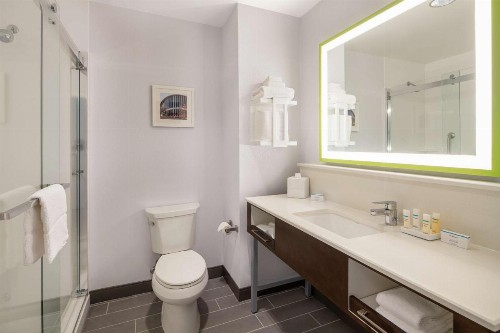 Hampton Inn & Suites Raleigh Midtown NC - image 24