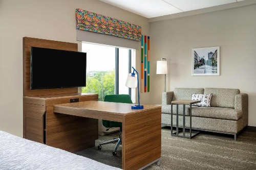 Hampton Inn & Suites Raleigh Midtown NC - image 32