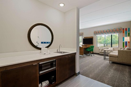 Hampton Inn & Suites Raleigh Midtown NC - image 37