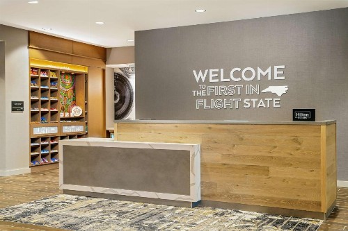 Hampton Inn & Suites Raleigh Midtown NC - image 4