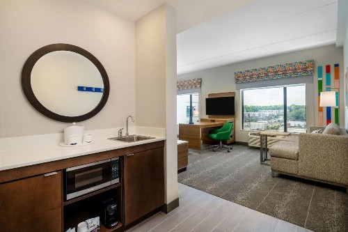 Hampton Inn & Suites Raleigh Midtown NC - image 40