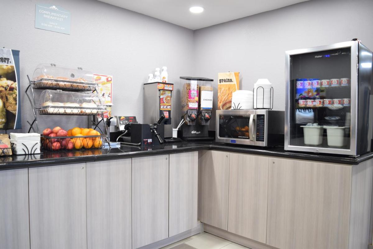 Microtel Inn & Suites by Wyndham Raleigh - image 2