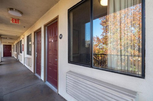 California Inn and Suites Rancho Cordova - image 17