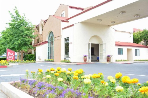 California Inn and Suites Rancho Cordova - image 19