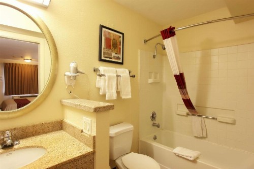 California Inn and Suites Rancho Cordova - image 21