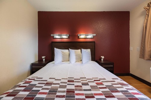 California Inn and Suites Rancho Cordova - image 3