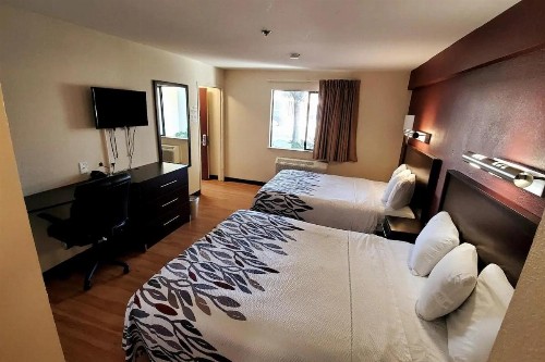 California Inn and Suites Rancho Cordova - image 5