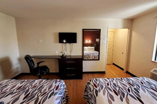 California Inn and Suites Rancho Cordova - image 9