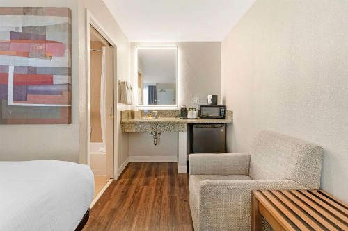 Best Western Plus Rancho Cordova Inn - image 15