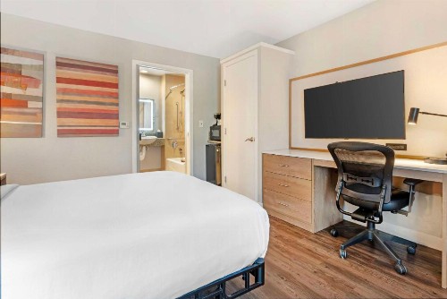 Best Western Plus Rancho Cordova Inn - image 25