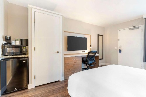 Best Western Plus Rancho Cordova Inn - image 26
