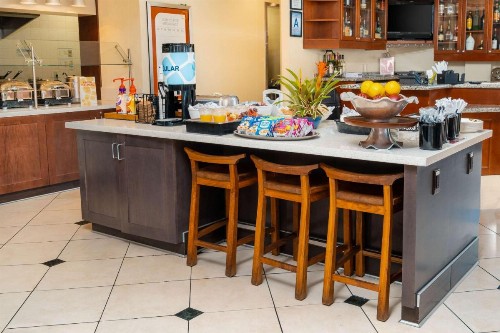Hilton Garden Inn Ontario Rancho Cucamonga - image 16