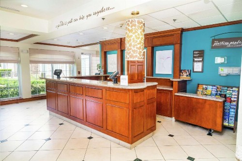 Hilton Garden Inn Ontario Rancho Cucamonga - image 9