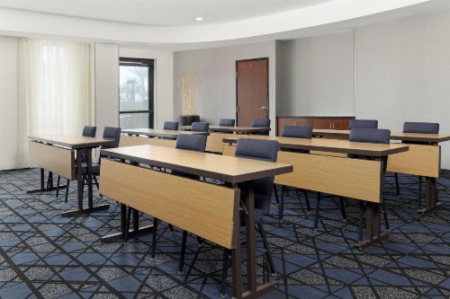 Courtyard by Marriott Rancho Cucamonga - image 9