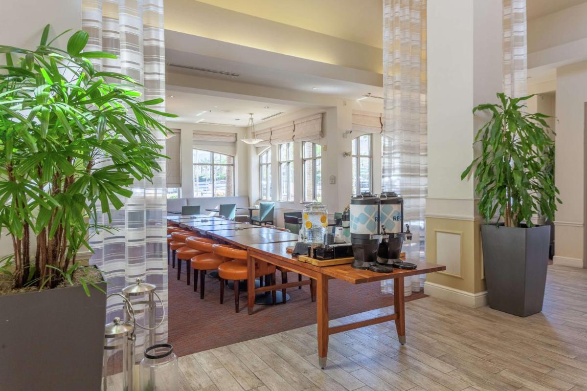 Hilton Garden Inn Palm Springs/Rancho Mirage - image 6