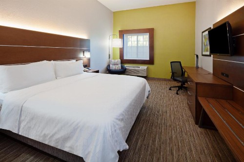 Holiday Inn Express & Suites Rancho Mirage an IHG Hotel - image 17