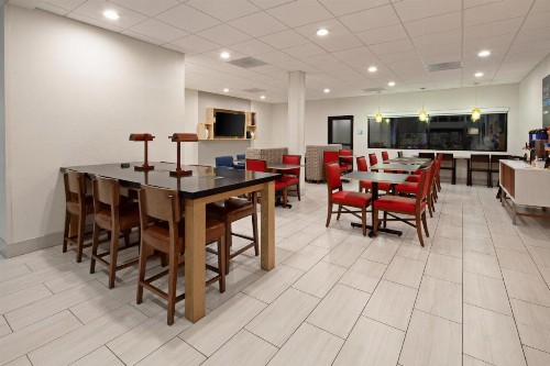 Holiday Inn Express & Suites Rancho Mirage an IHG Hotel - image 24