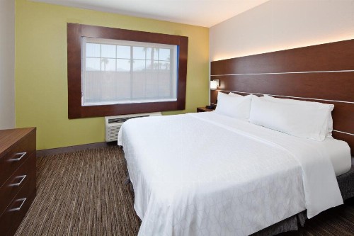 Holiday Inn Express & Suites Rancho Mirage an IHG Hotel - image 26