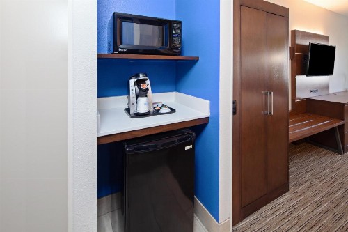 Holiday Inn Express & Suites Rancho Mirage an IHG Hotel - image 5