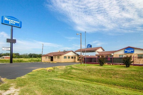 Rodeway Inn - image 1