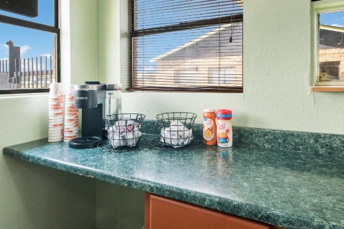 Rodeway Inn - image 10