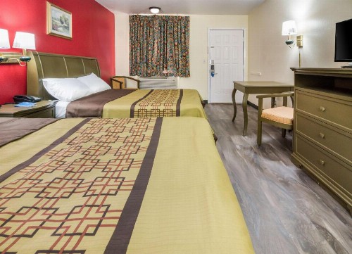Rodeway Inn - image 32