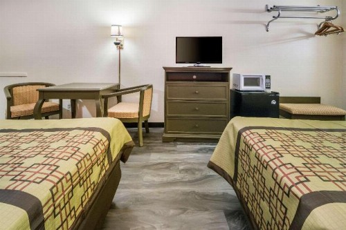 Rodeway Inn - image 47