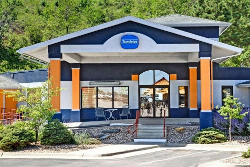 Travelodge by Wyndham Rapid City - image 2
