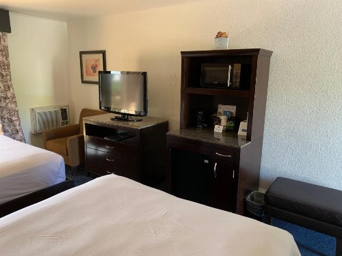 Travelodge by Wyndham Rapid City - image 50