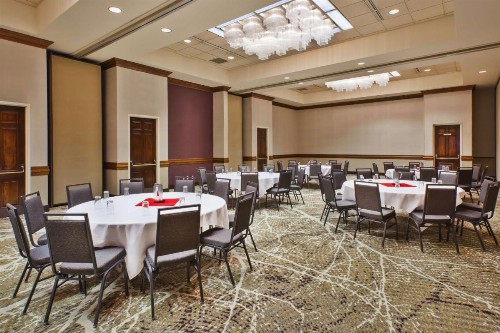 Holiday Inn Rapid City - Rushmore Plaza an IHG Hotel - image 30