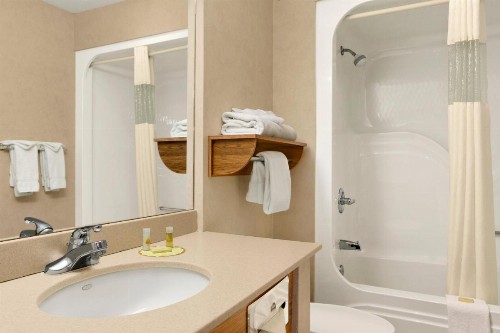 Days Inn by Wyndham Rapid City - image 31