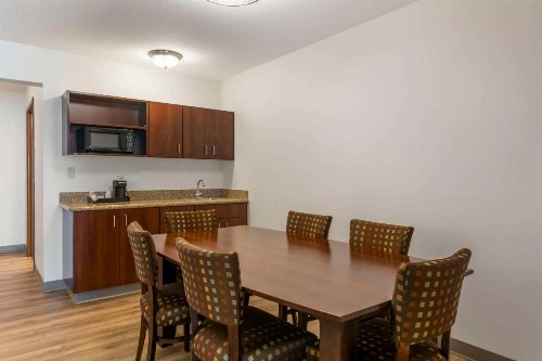 Comfort Suites Conference Center Rapid City - image 31