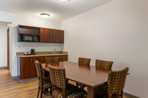Comfort Suites Conference Center Rapid City - image 35