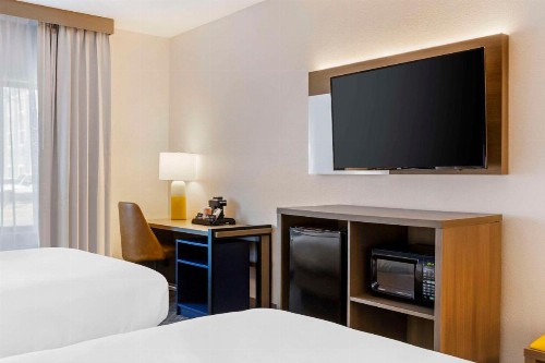 Hampton Inn Rapid City - image 16