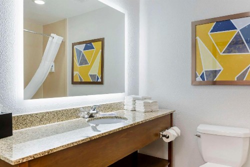 Hampton Inn Rapid City - image 20