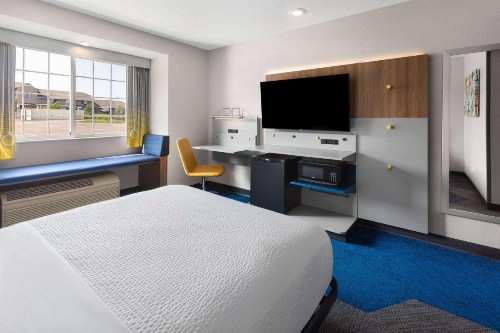 Microtel Inn & Suites by Wyndham Rapid City - image 21