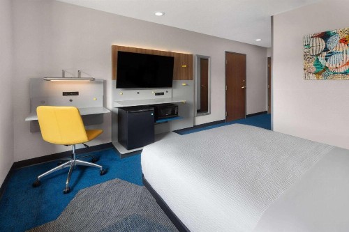 Microtel Inn & Suites by Wyndham Rapid City - image 22