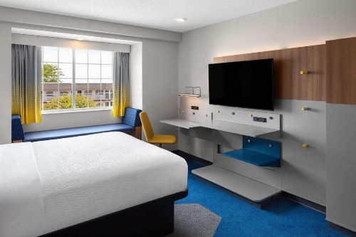 Microtel Inn & Suites by Wyndham Rapid City - image 31