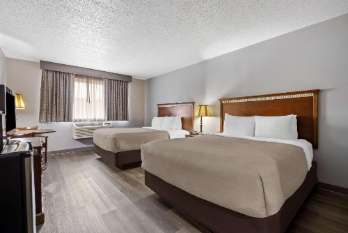 Quality Inn near Monument Health Rapid City Hospital - image 13