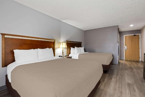 Quality Inn near Monument Health Rapid City Hospital - image 14