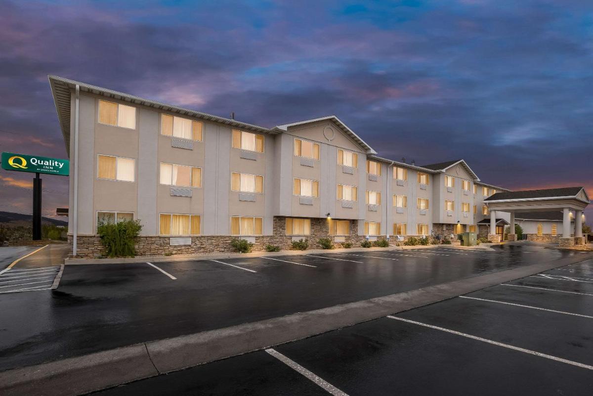 Quality Inn near Monument Health Rapid City Hospital - image 3