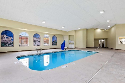 Quality Inn near Monument Health Rapid City Hospital - image 30
