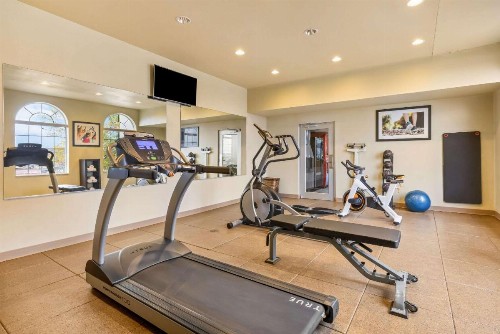 Quality Inn near Monument Health Rapid City Hospital - image 32