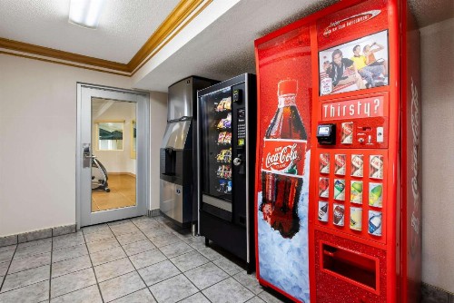 Quality Inn near Monument Health Rapid City Hospital - image 38