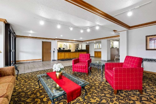 Quality Inn near Monument Health Rapid City Hospital - image 6